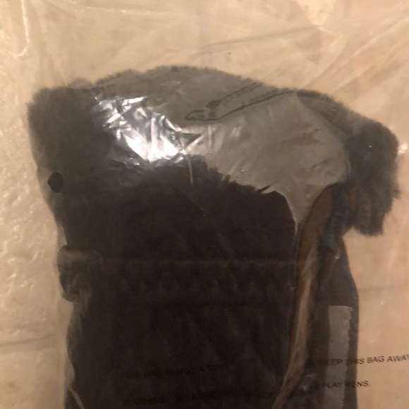 Women’s UGG quilted leather gloves size large new - Picture 6 of 7